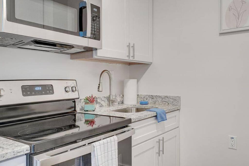 Newly Renovated 1 Bedroom Apartment Near Downtown Gadsden Exterior photo